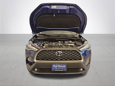 Used 2024 Toyota Corolla Cross XLE image 4