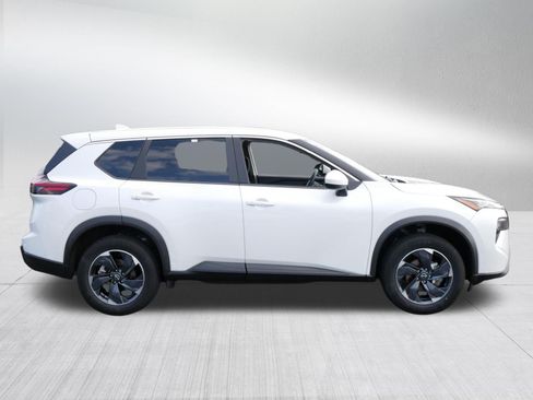 Used 2024 Nissan Rogue SV AWD/4WD image 8