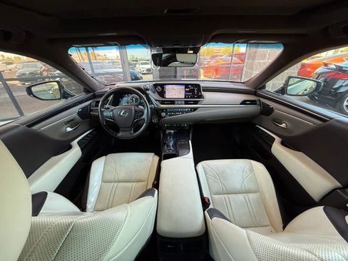 Used 2021 Lexus ES 300h Ultra Luxury w/ Accessory Package 2 FWD image 46
