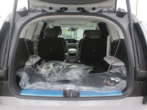 New 2026 Hyundai Ioniq 9 Calligraphy image 10