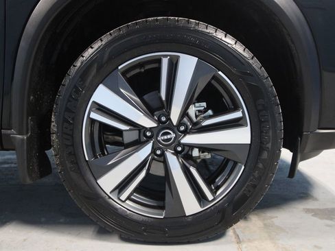 Used 2024 Nissan Rogue SL w/ SL Premium Package image 39