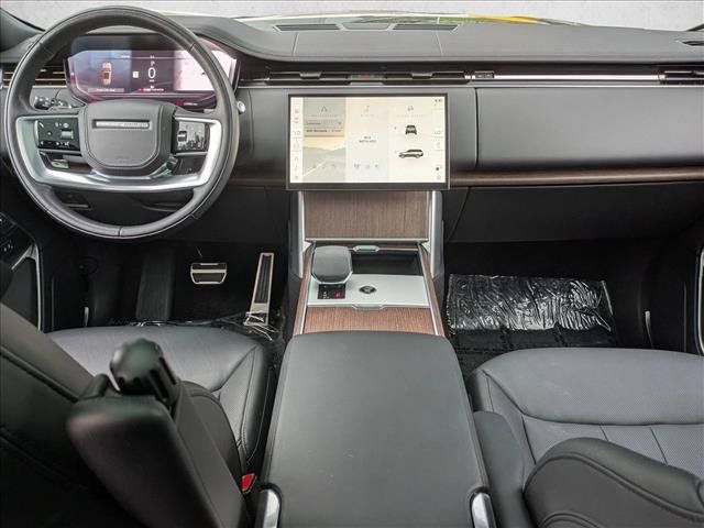 Certified 2024 Land Rover Range Rover SE AWD/4WD image 19