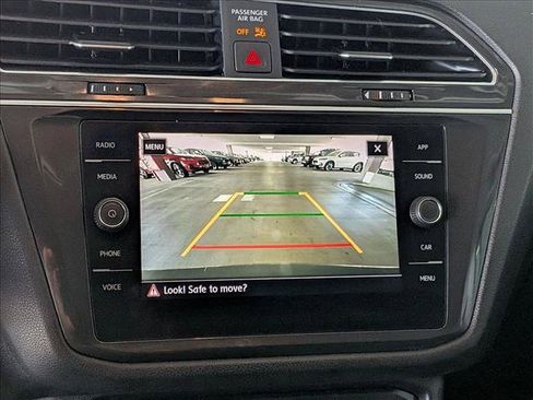 Used 2020 Volkswagen Tiguan SE FWD image 15