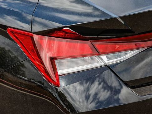 Certified 2023 Hyundai Elantra SEL FWD image 10