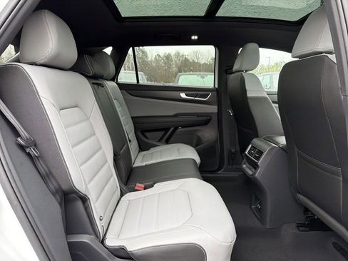 New 2026 Volkswagen Atlas Cross Sport SEL AWD/4WD image 17