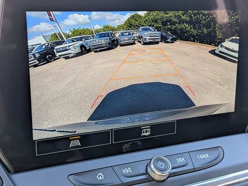 Used 2025 Chevrolet Blazer LT AWD/4WD image 17