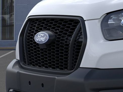 New 2026 Ford Transit 250 148 Medium Roof RWD image 18