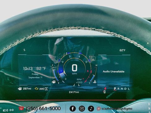 Used 2024 Chevrolet Traverse Z71 w/ LPO, Floor Liner Package AWD/4WD image 15