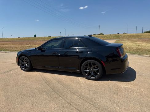 Used 2023 Chrysler 300 S w/ Comfort Group RWD image 10