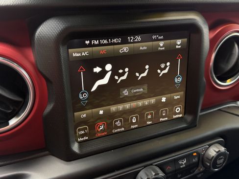 Used 2021 Jeep Wrangler Rubicon AWD/4WD image 23