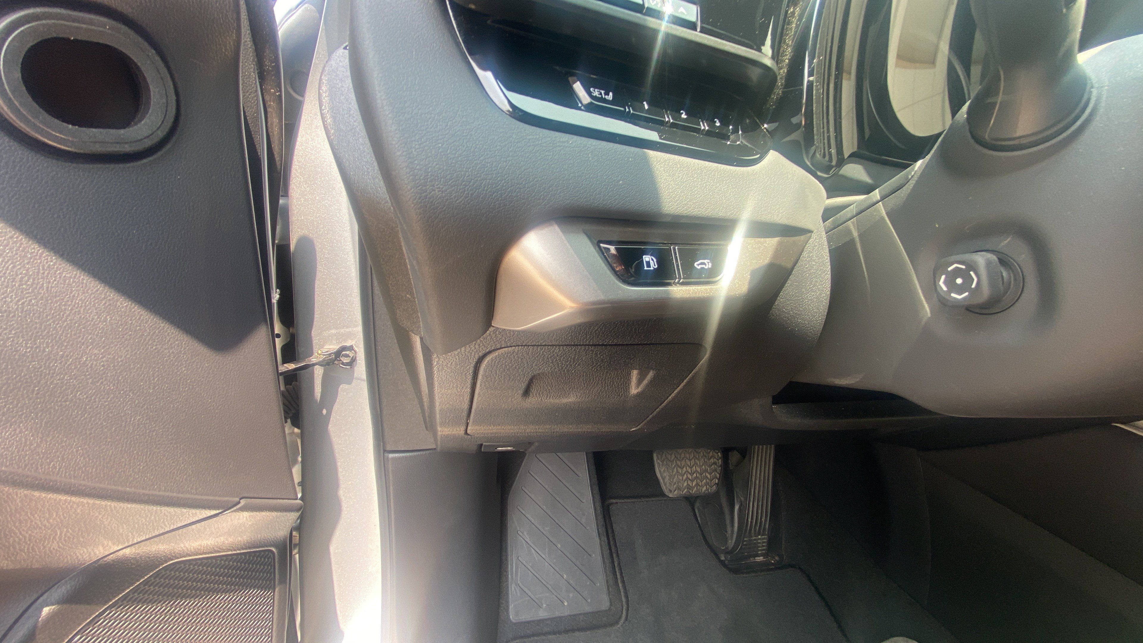 Used 2024 Lexus RX 350 Premium w/ Accessory Package (K3) FWD image 29