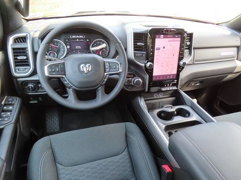 Used 2025 RAM 1500 Big Horn AWD/4WD image 4
