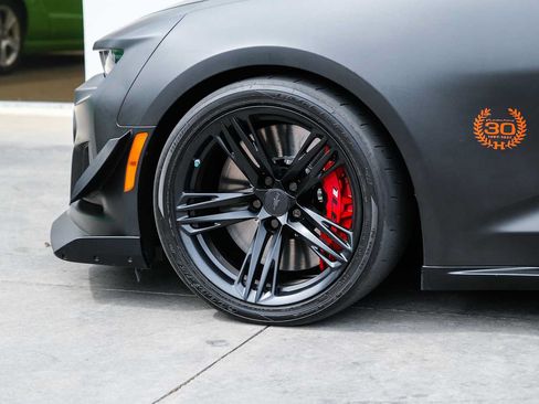 Used 2022 Chevrolet Camaro ZL1 RWD image 27