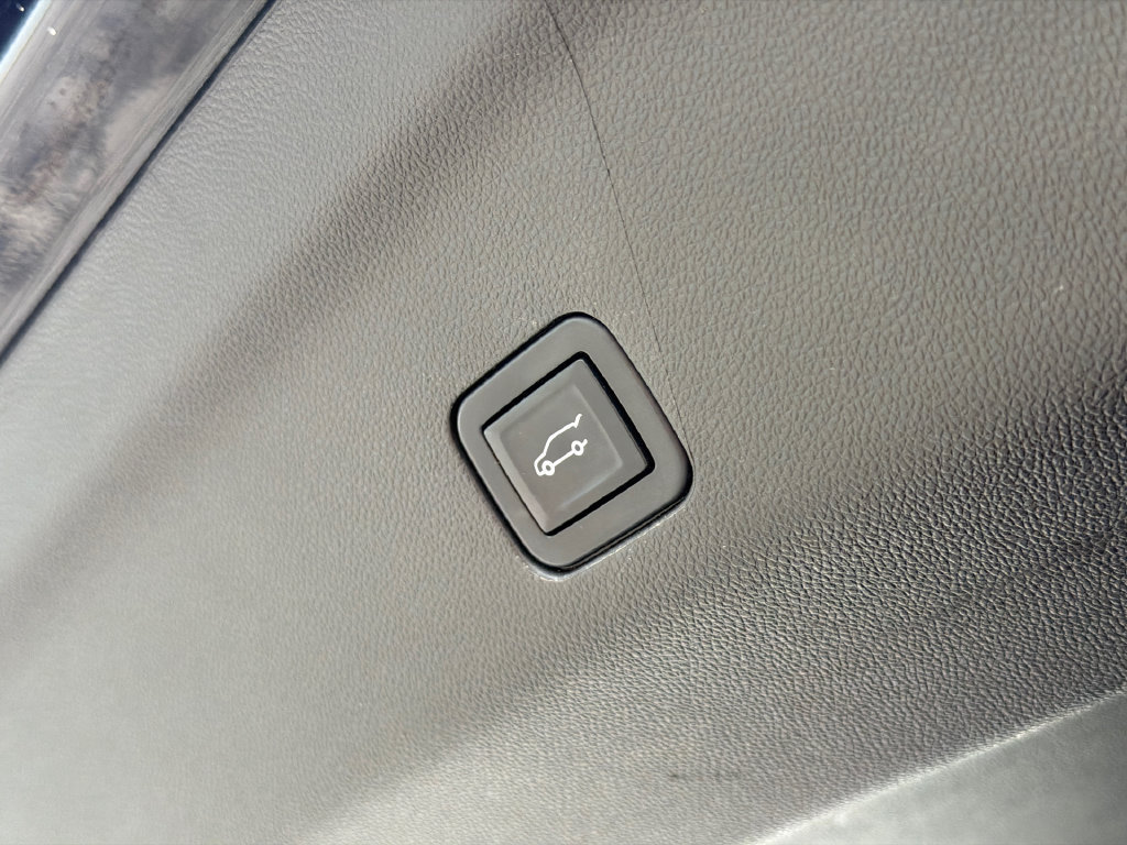 Used 2022 Chevrolet Tahoe Z71 AWD/4WD image 9
