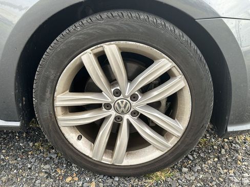Used 2018 Volkswagen Passat 2.0T SE FWD image 10