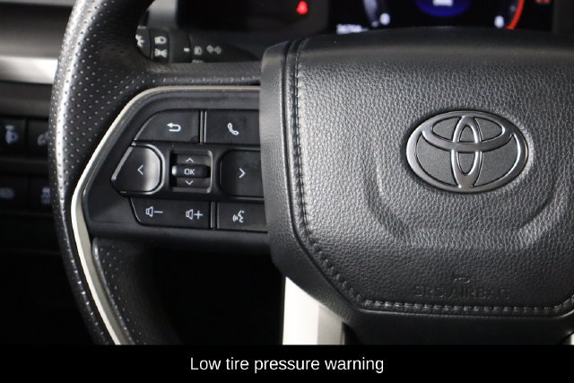 Used 2025 Toyota 4Runner SR5 AWD/4WD image 7