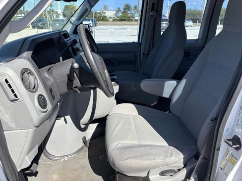 Used 2010 Ford E-350 and Econoline 350 XL image 6