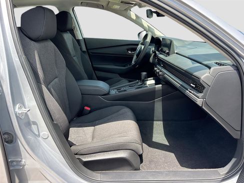 Certified 2023 Honda Accord EX image 31