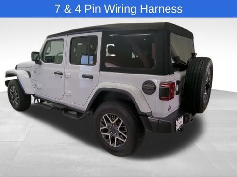 Used 2024 Jeep Wrangler Unlimited Sahara AWD/4WD image 6