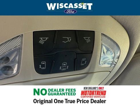 Used 2024 Chrysler Pacifica Touring-L image 17