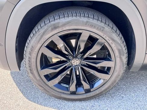 Used 2023 Volkswagen Atlas Cross Sport SEL Premium R-Line AWD/4WD image 13