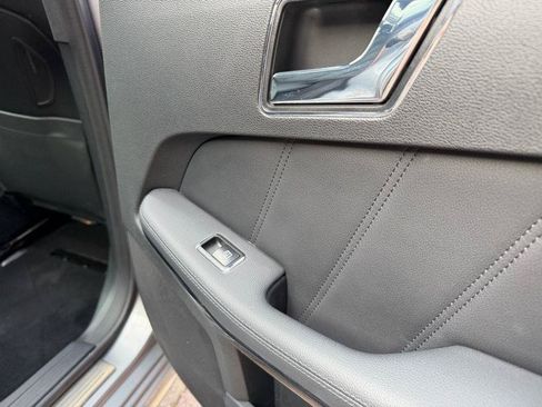 Used 2010 Mercedes-Benz E 550 Sedan image 48