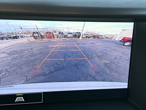 Used 2023 GMC Acadia AT4 image 19