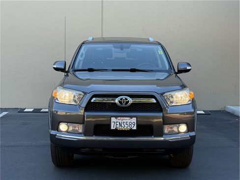 Used 2013 Toyota 4Runner Limited AWD/4WD image 2