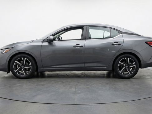 Used 2025 Nissan Sentra SV FWD image 5