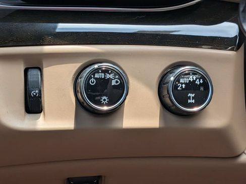 Used 2020 Cadillac Escalade ESV Platinum AWD/4WD image 19