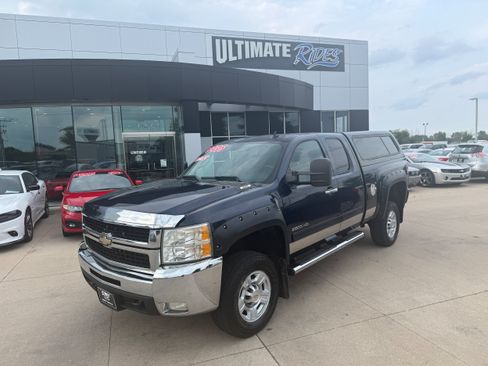 Used 2010 Chevrolet Silverado 2500 LTZ w/ LTZ Plus Package AWD/4WD image 1