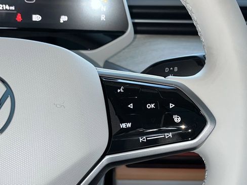 New 2025 Volkswagen ID. Buzz Pro S Plus image 35
