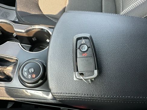 Used 2018 Ford Explorer XLT AWD/4WD image 74