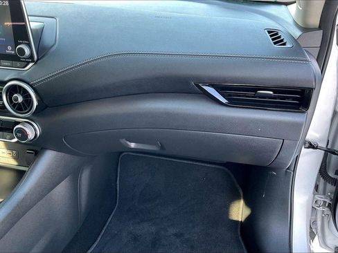 Used 2022 Nissan Sentra SV image 16