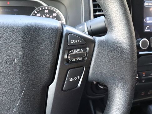 Used 2024 Nissan Frontier SV image 29