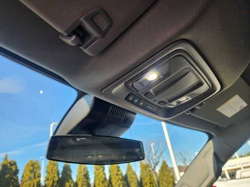 Used 2025 Chevrolet Silverado 1500 LT image 35