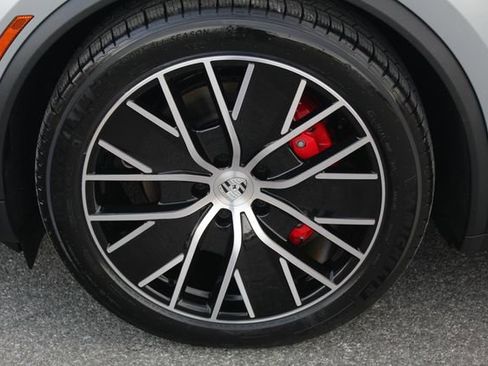 New 2025 Porsche Macan 4S Electric image 15