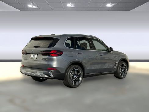 Used 2026 BMW X5 sDrive40i image 7