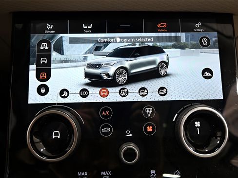 Used 2018 Land Rover Range Rover Velar R-Dynamic SE AWD/4WD image 25
