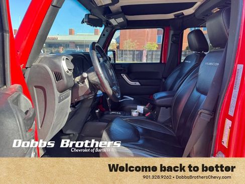 Used 2017 Jeep Wrangler Unlimited Rubicon w/ Connectivity Group AWD/4WD image 14