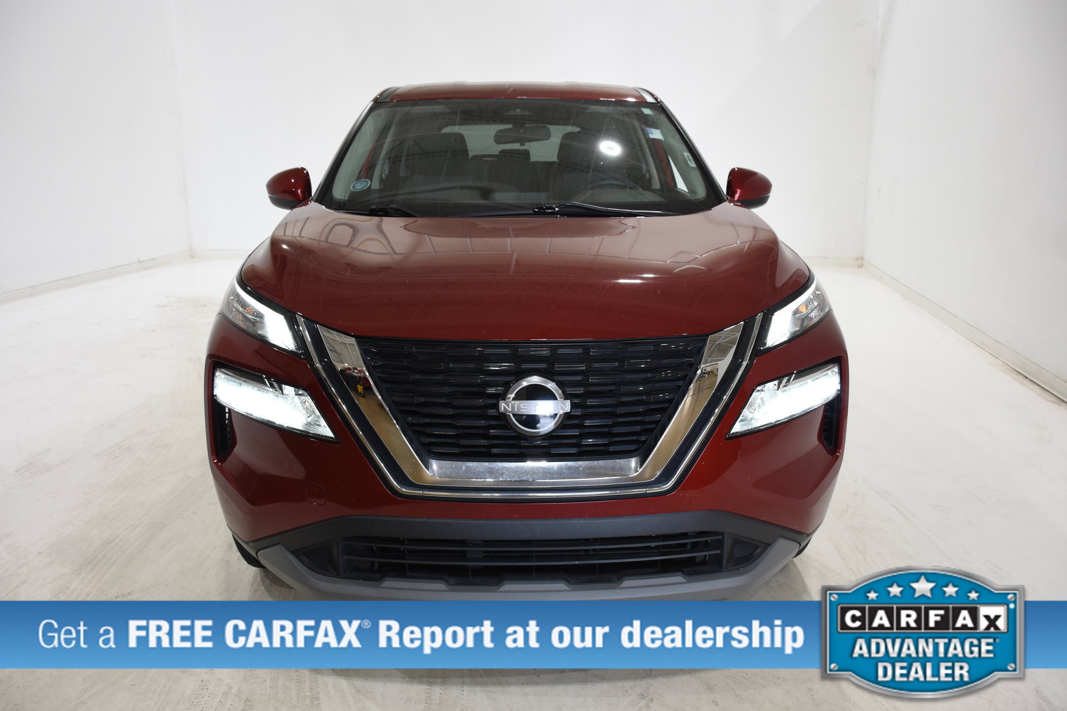 Used 2022 Nissan Rogue SV AWD/4WD image 2