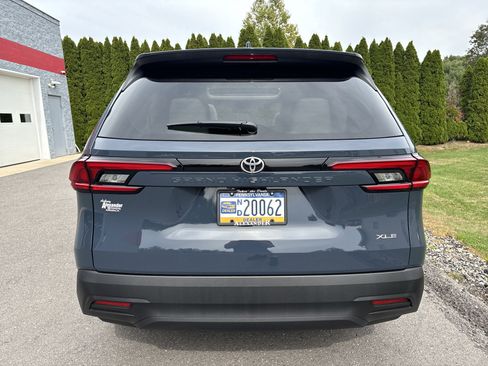 Certified 2025 Toyota Grand Highlander FWD image 4