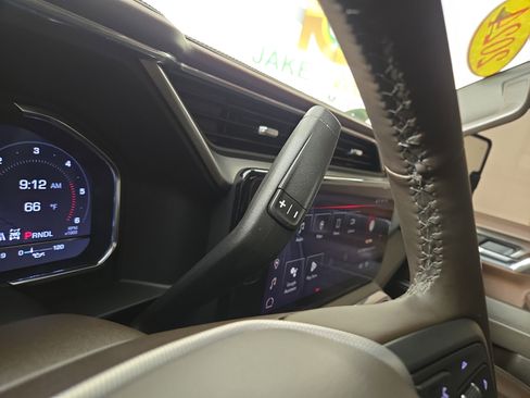 Used 2024 GMC Sierra 2500 Denali w/ Denali Reserve Package AWD/4WD image 24