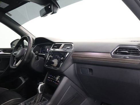 Used 2024 Volkswagen Tiguan SEL R-Line image 23