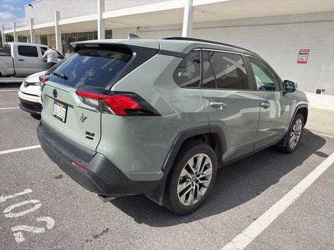 Used 2023 Toyota RAV4 XLE Premium image 3