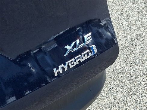 Used 2024 Toyota Sienna XLE w/ XLE Plus Package image 33