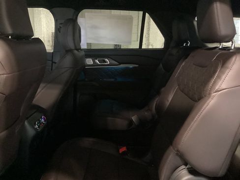 Used 2026 Ford Explorer Platinum w/ LUX Leather Package AWD/4WD image 13