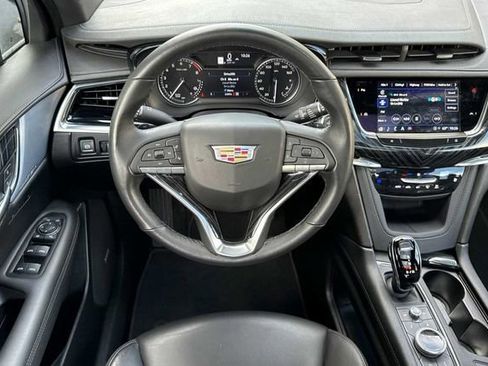 Certified 2025 Cadillac XT6 Premium Luxury image 14