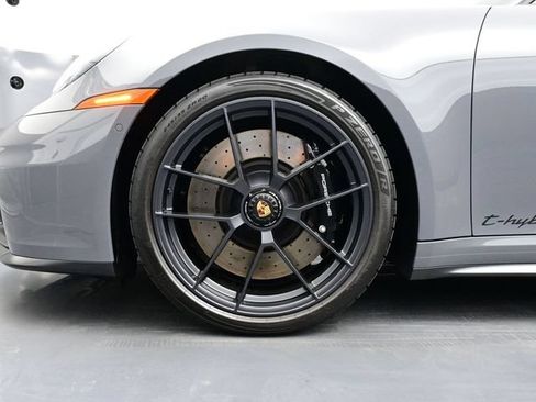 Certified 2026 Porsche 911 Targa 4 GTS AWD/4WD image 6