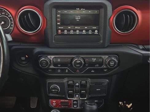 Used 2021 Jeep Wrangler Unlimited Rubicon image 12